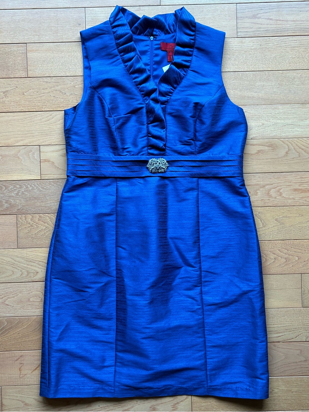 Brand New JS Collections Sleeveless Ruffled V-Neck Dress with Waist Accent